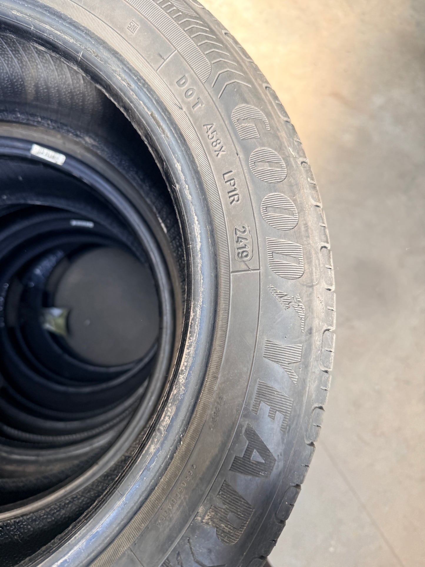 185/55/15 - Estive - Goodyear - DOT 2019 - Usato