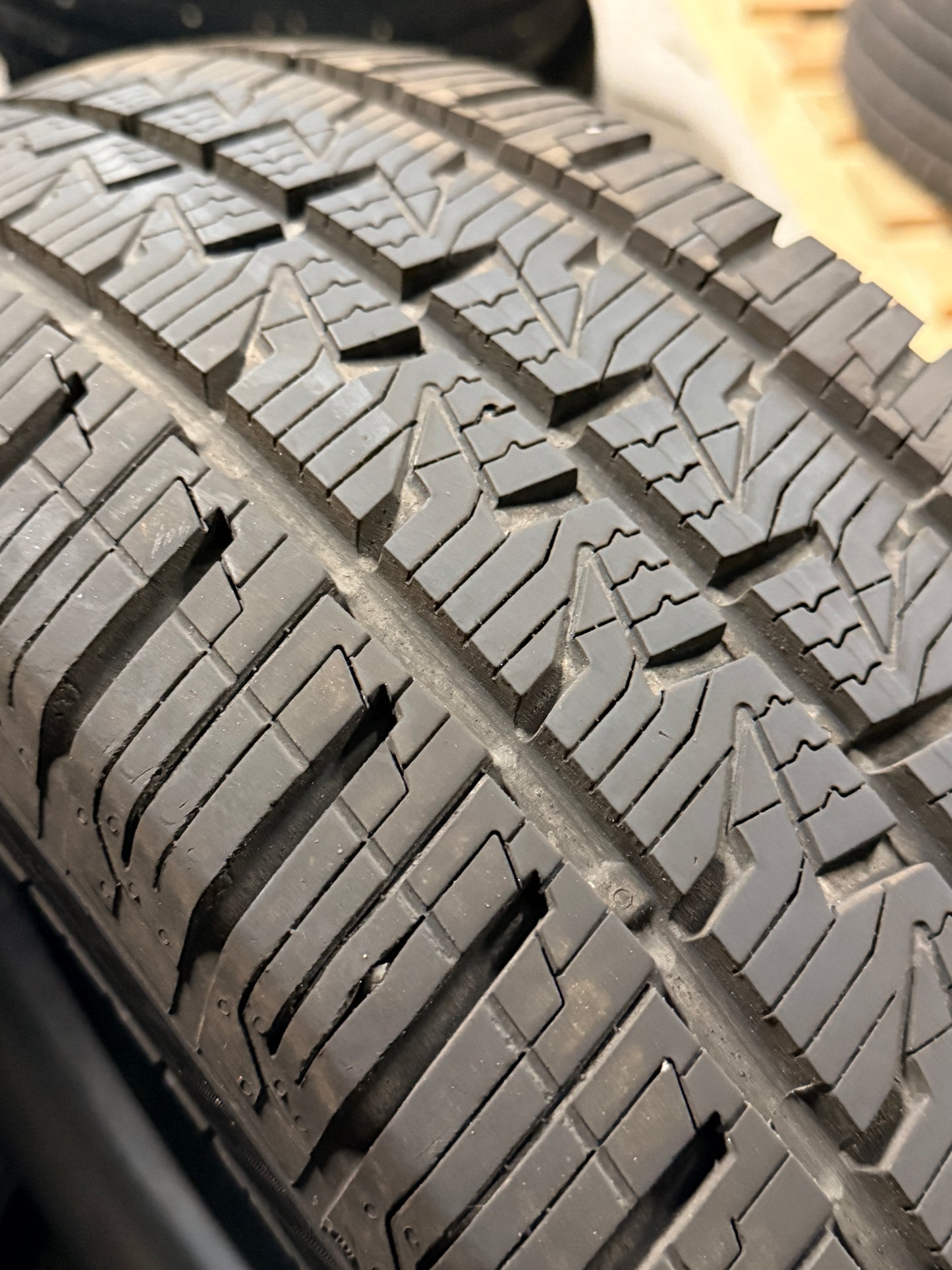 225/65/16C - 4 stagioni - Continental - DOT 2023 - Usato