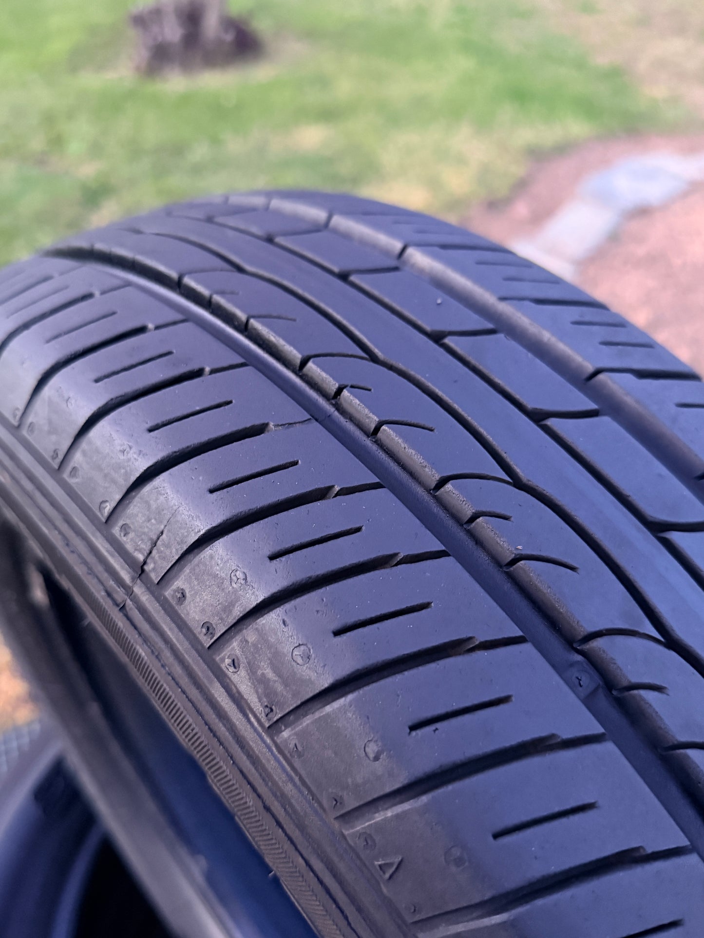 175/65/15 - estive - Dunlop - DOT 2018 - Usato