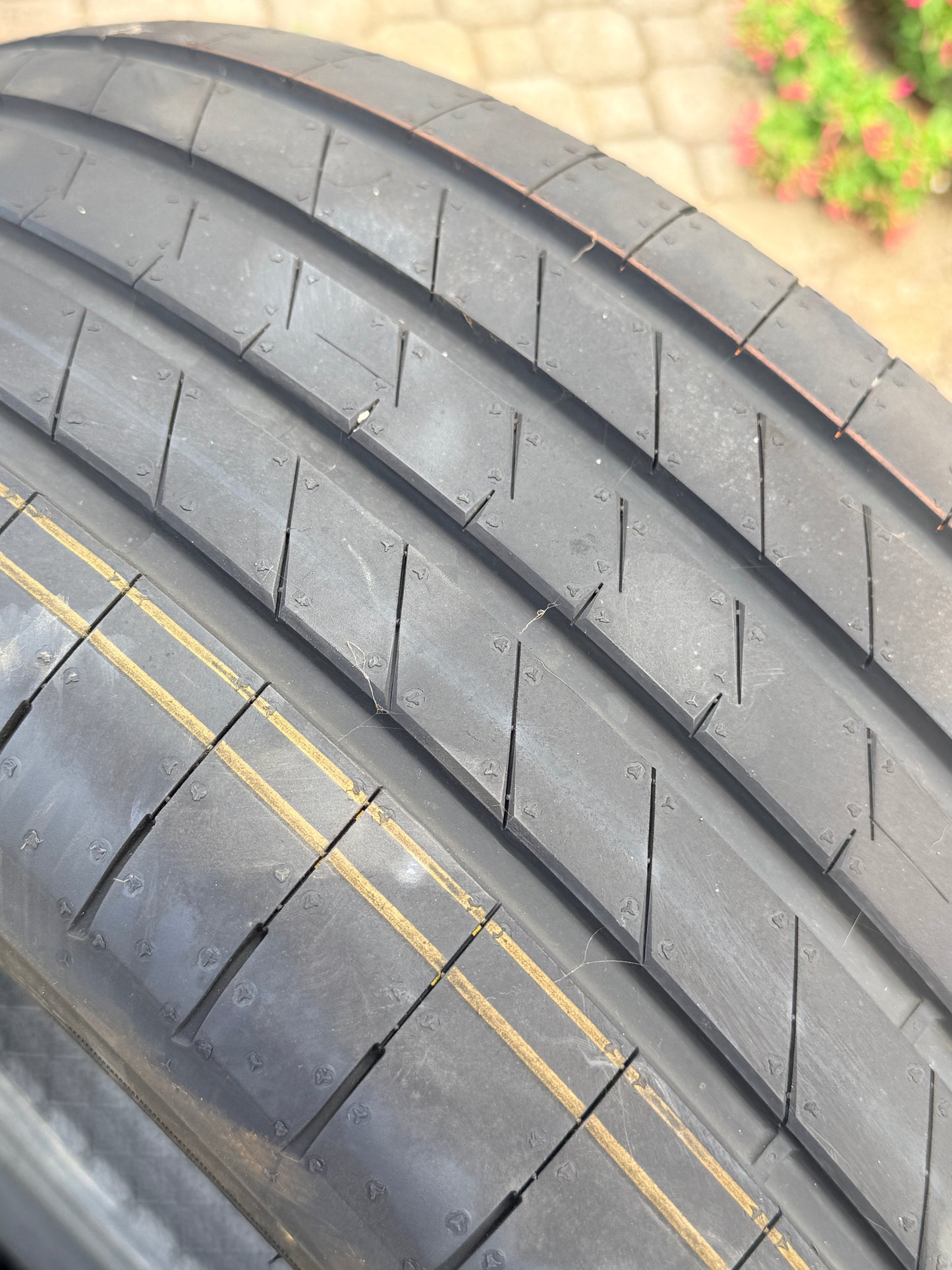 235/50/18 - Estive - Goodyear - DOT 2024 - Nuovo - Demo