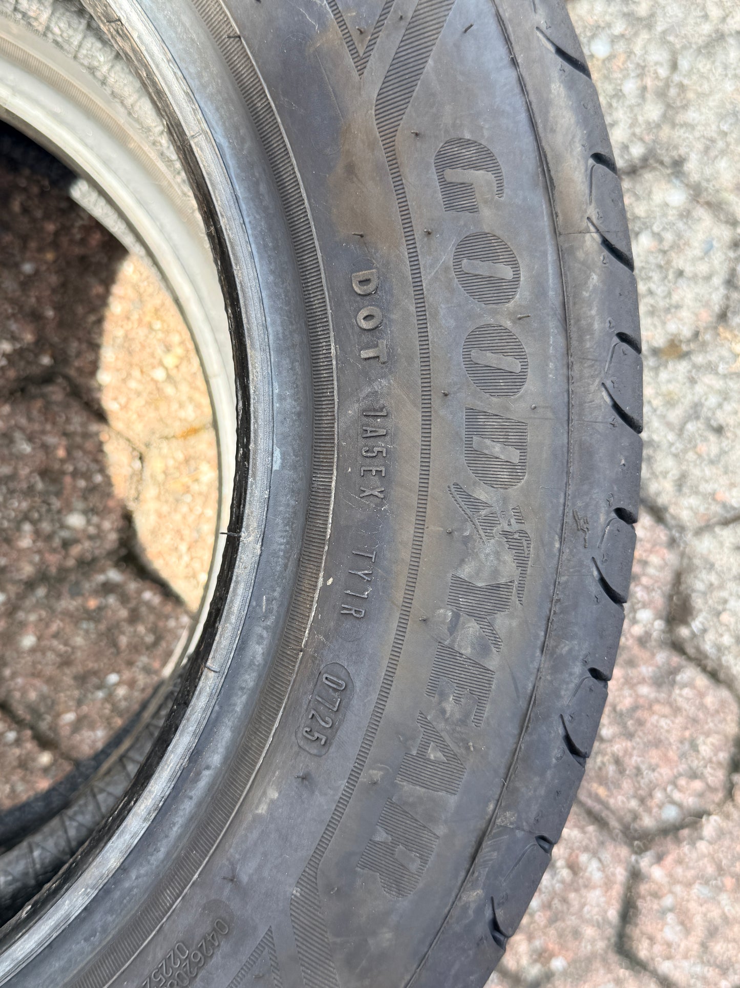 175/65/14 - Estive - Goodyear - DOT 2025 - Usato