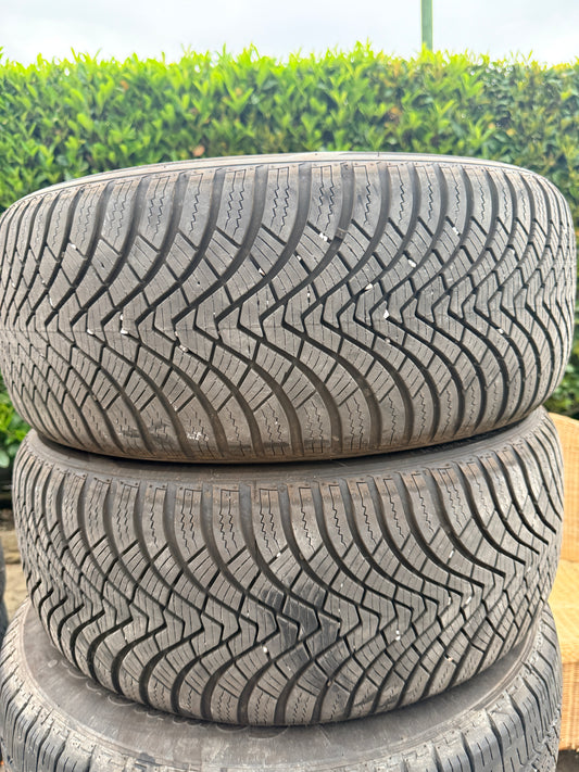 215/50/17 - 4 stagioni - Laufenn - DOT 2024 - Usato