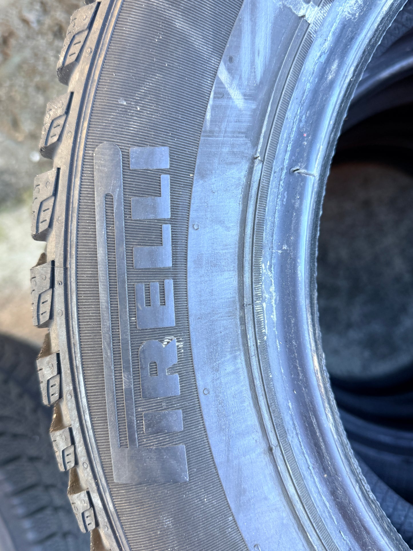 175/65/14- Invernali - Pirelli - DOT 2019 - Usato