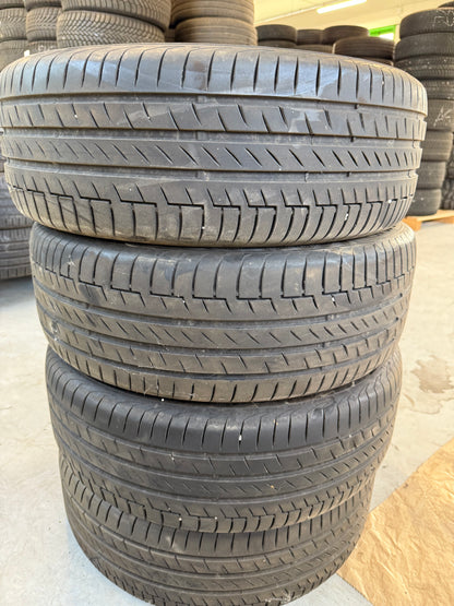 215/55/18 - Estive - Continental - DOT 2019 - Usato