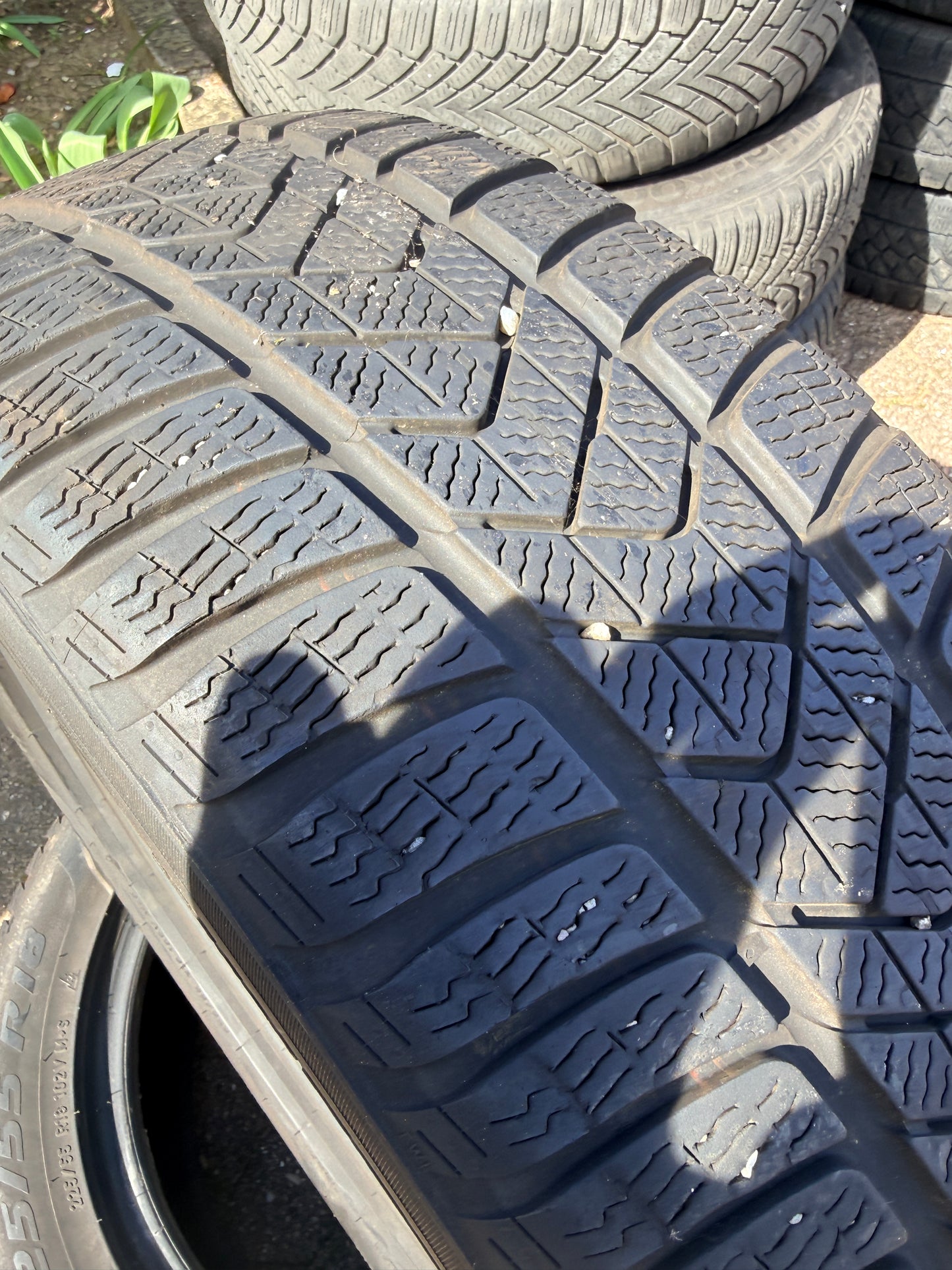 225/55/18 - Invernali - Pirelli - DOT 2020 - Usato