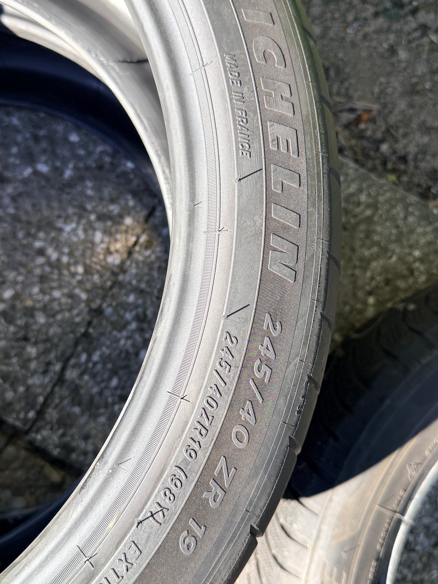 245/40/19 - Pista - Michelin - DOT 2022 - Usato