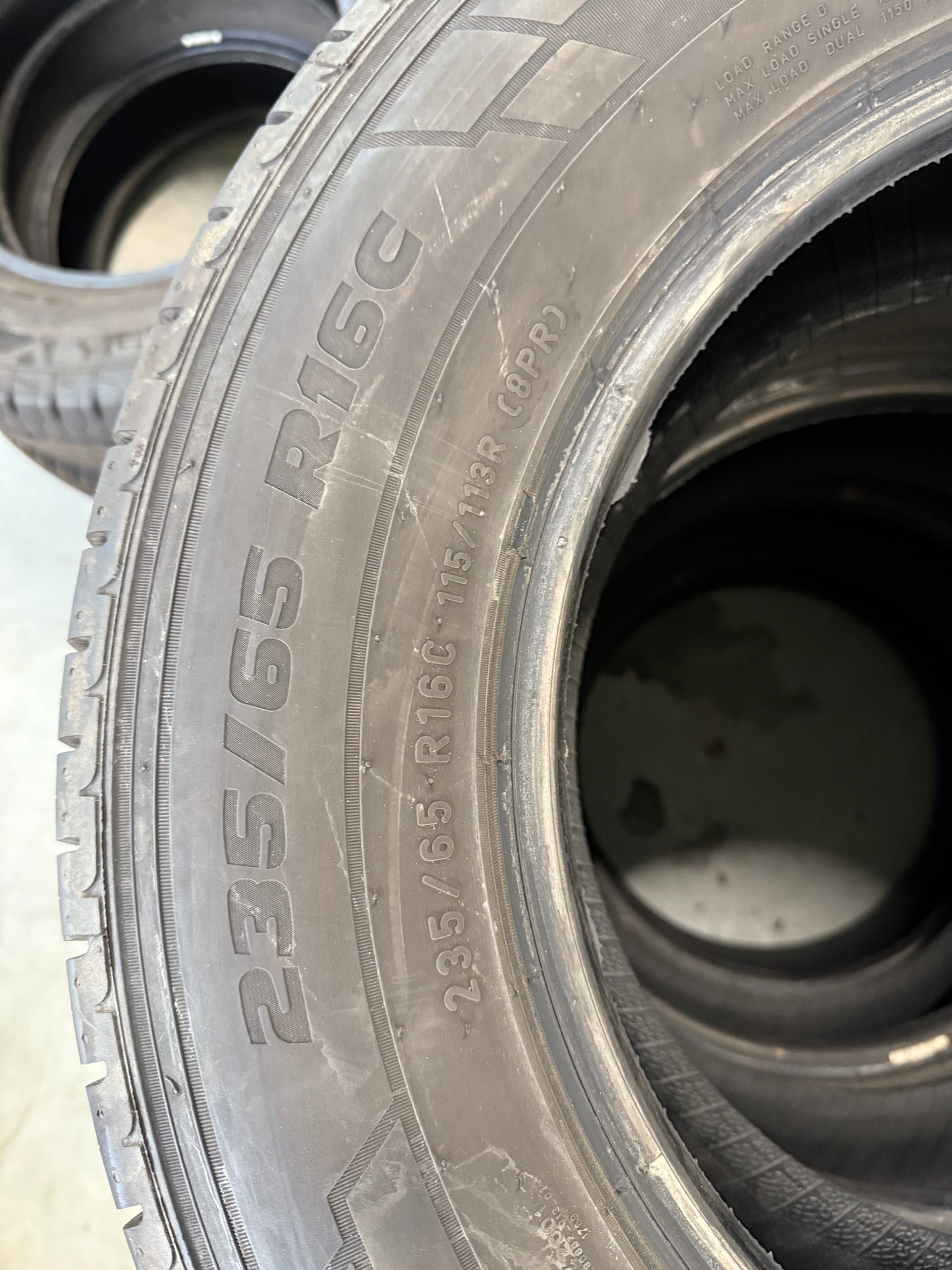 235/65/16C - estive - Pirelli - DOT 2022 - Usato