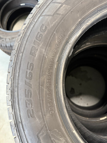 235/65/16C - estive - Pirelli - DOT 2022 - Usato