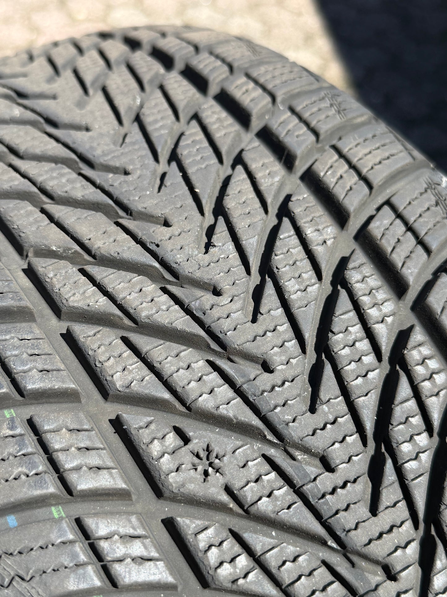 225/45/17 - Invernali - Goodyear - DOT 2023 - Usato