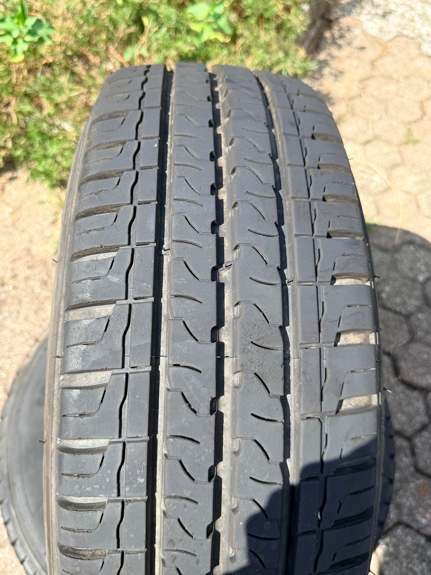 215/65/15C - Estive - Kleber - DOT 2022 - Usato