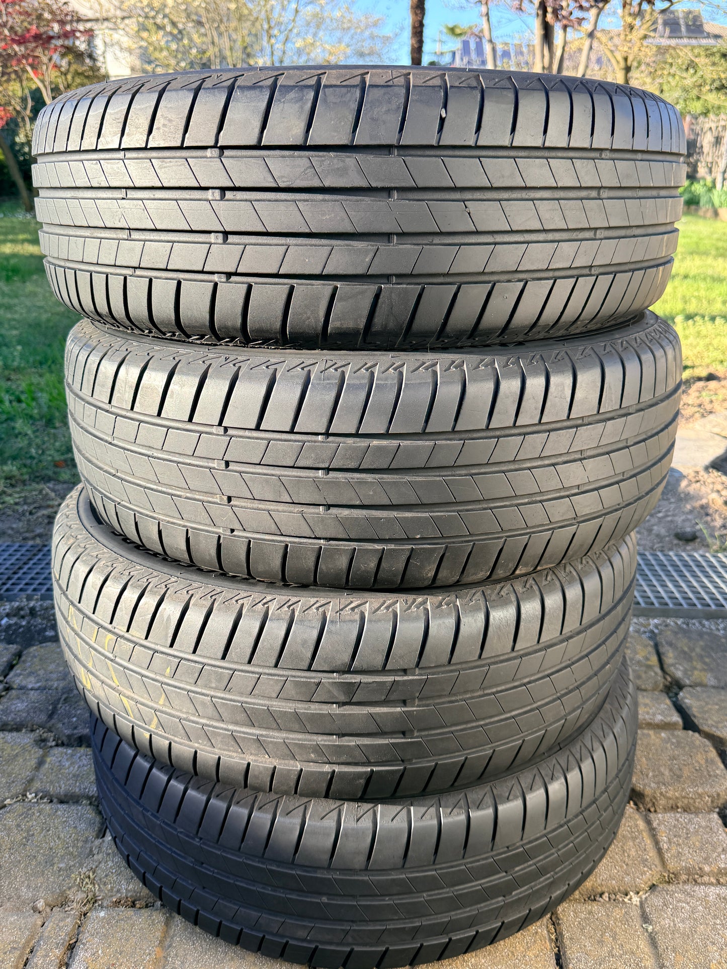 195/65/15-Estive-Bridgestone-DOT 2020-Usato