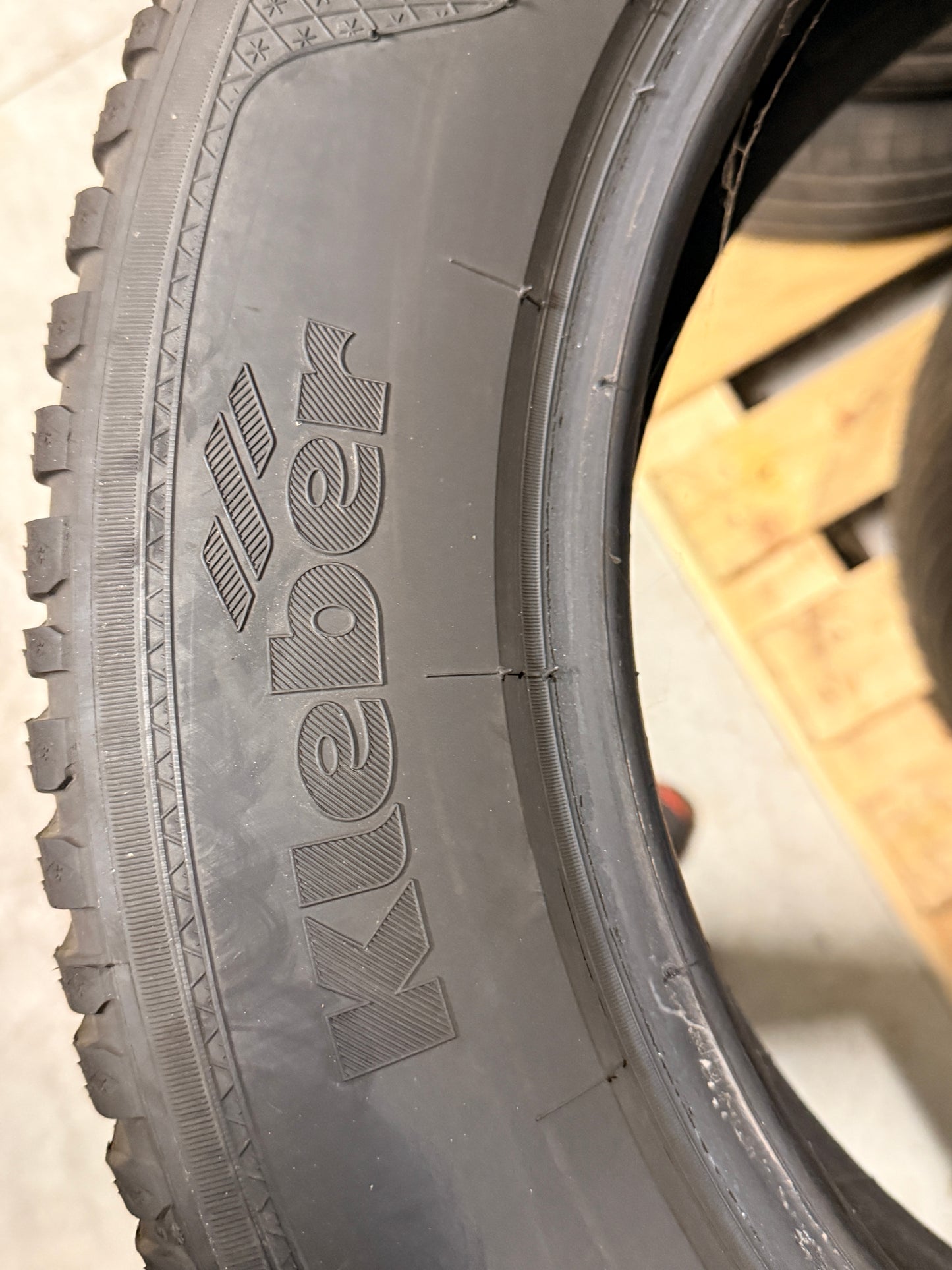 215/60/17 - Invernali - Kleber - DOT 2021 - Usato