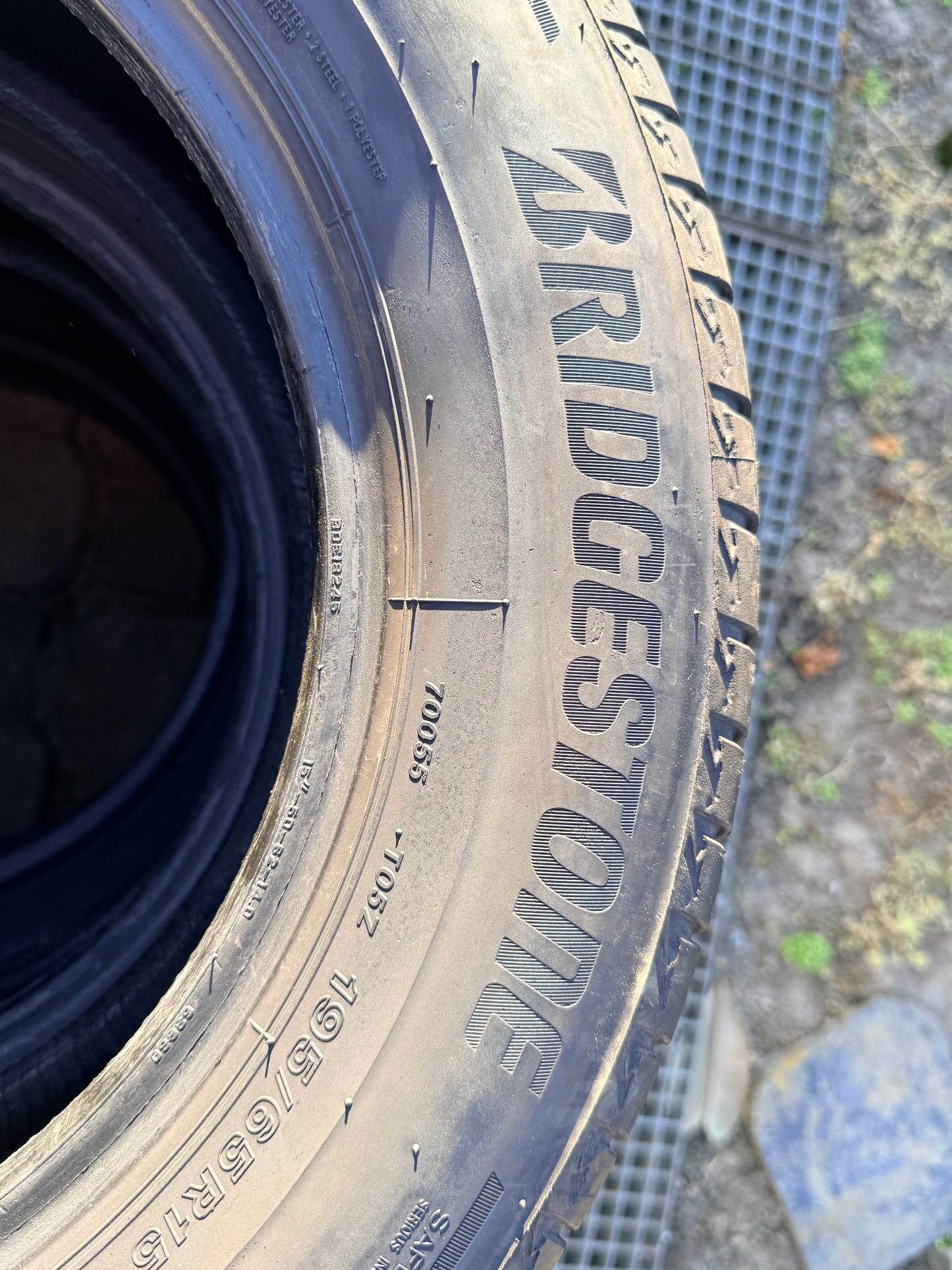 195/65/15-Estive-Bridgestone-DOT 2020-Usato