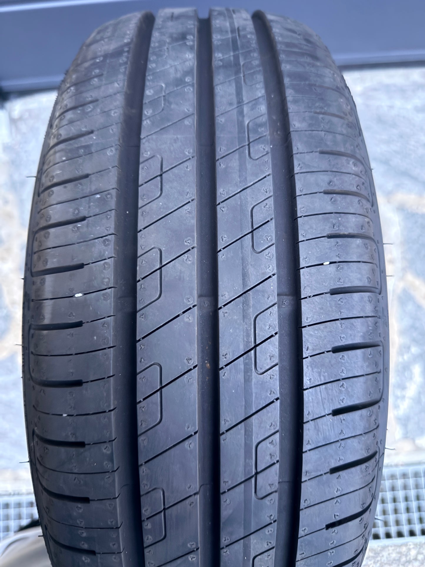 185/55/15 - Estive - Goodyear - DOT 2025 - Nuovo - Demo