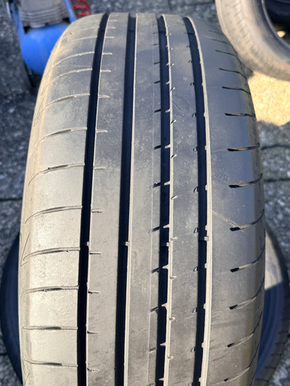 235/60/18 - Estive - Goodyear - DOT 2017 - Usato