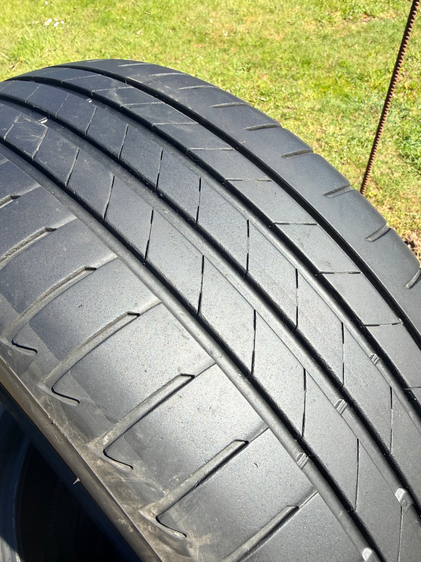 225/45/18 - Estive - Bridgestone - DOT 2021 - Usato