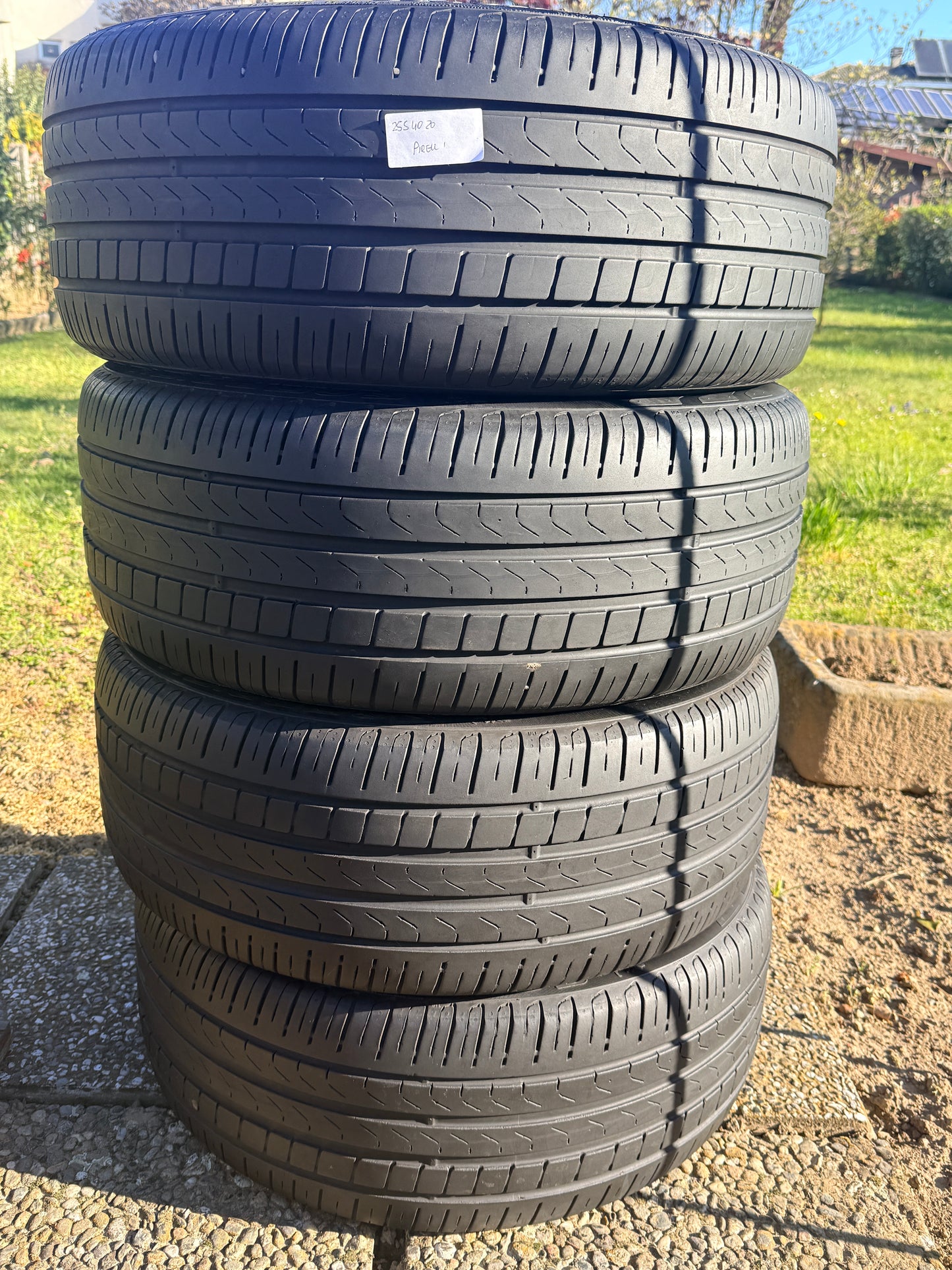 255/40/20- Estive - Pirelli - DOT 2019 - Usato