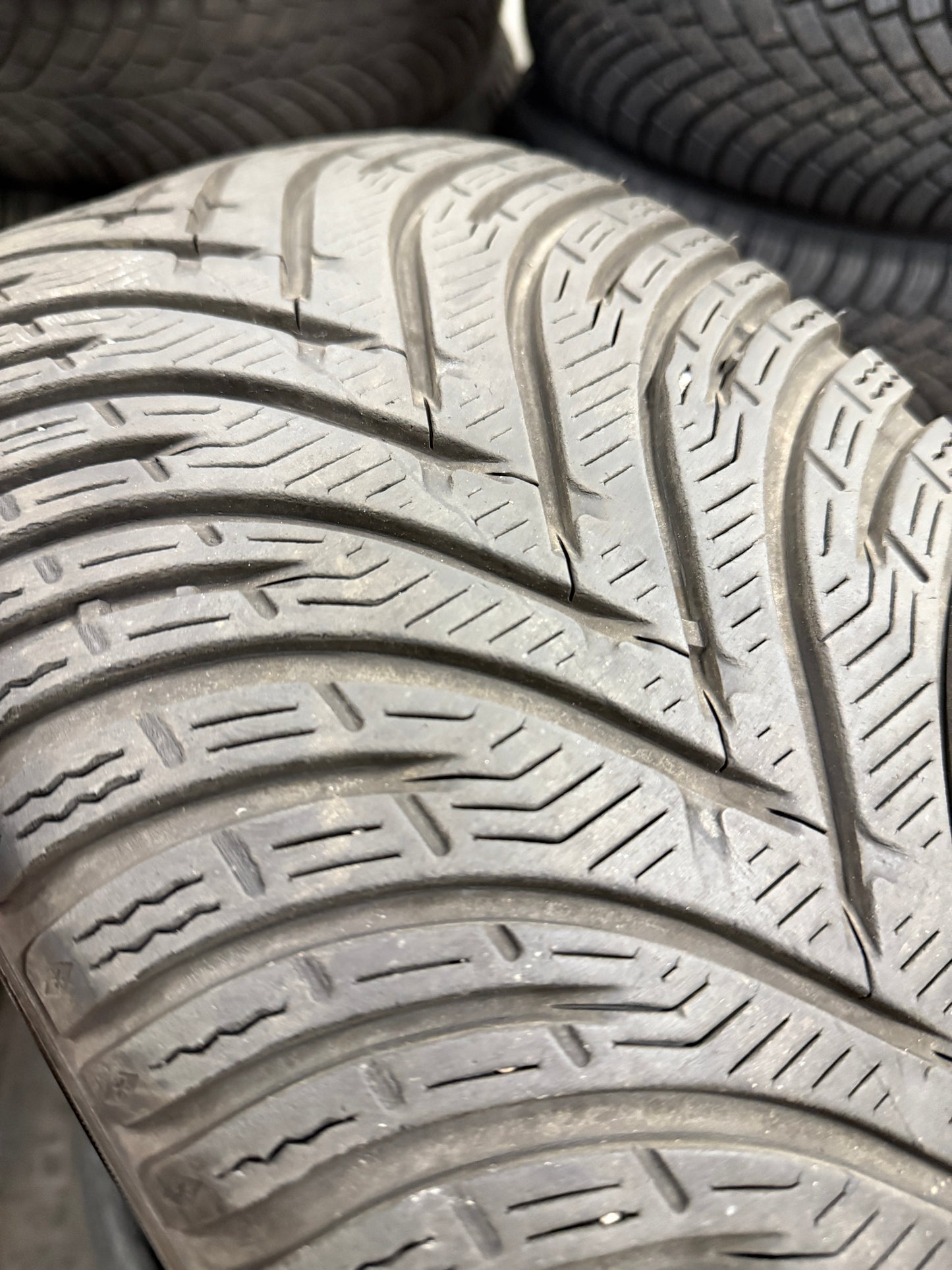 215/50/17 - Invernali - Kleber - DOT 2022 - Usato