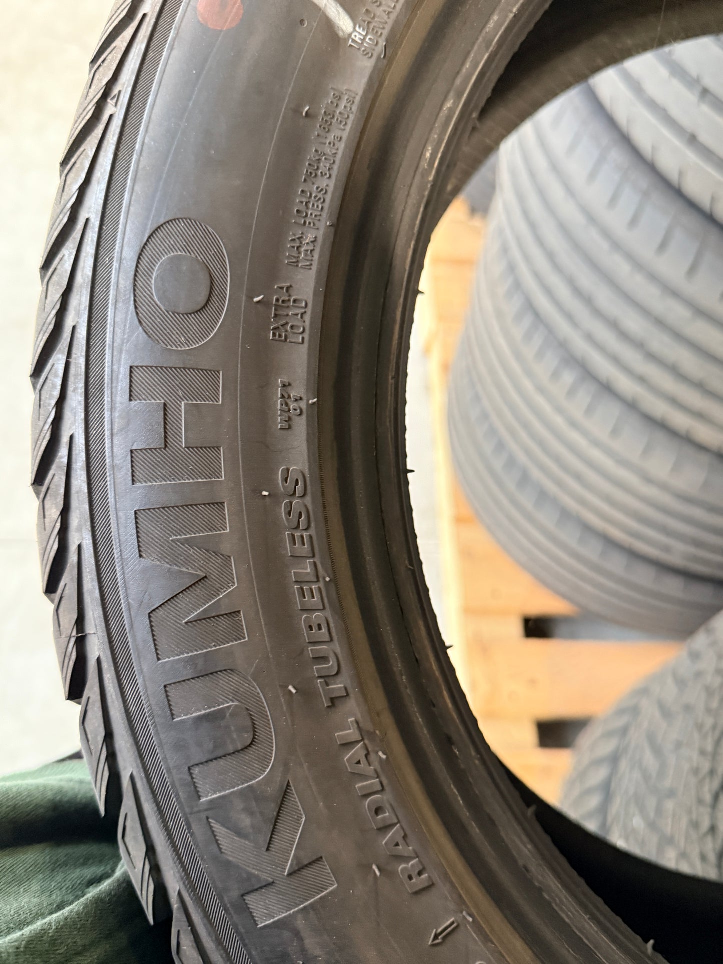 225/50/17 - Invernali - Kumho - DOT 2018 - Usato