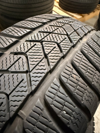 225/55/18 - Invernali - Pirelli - DOT 2021/2022 - Usato