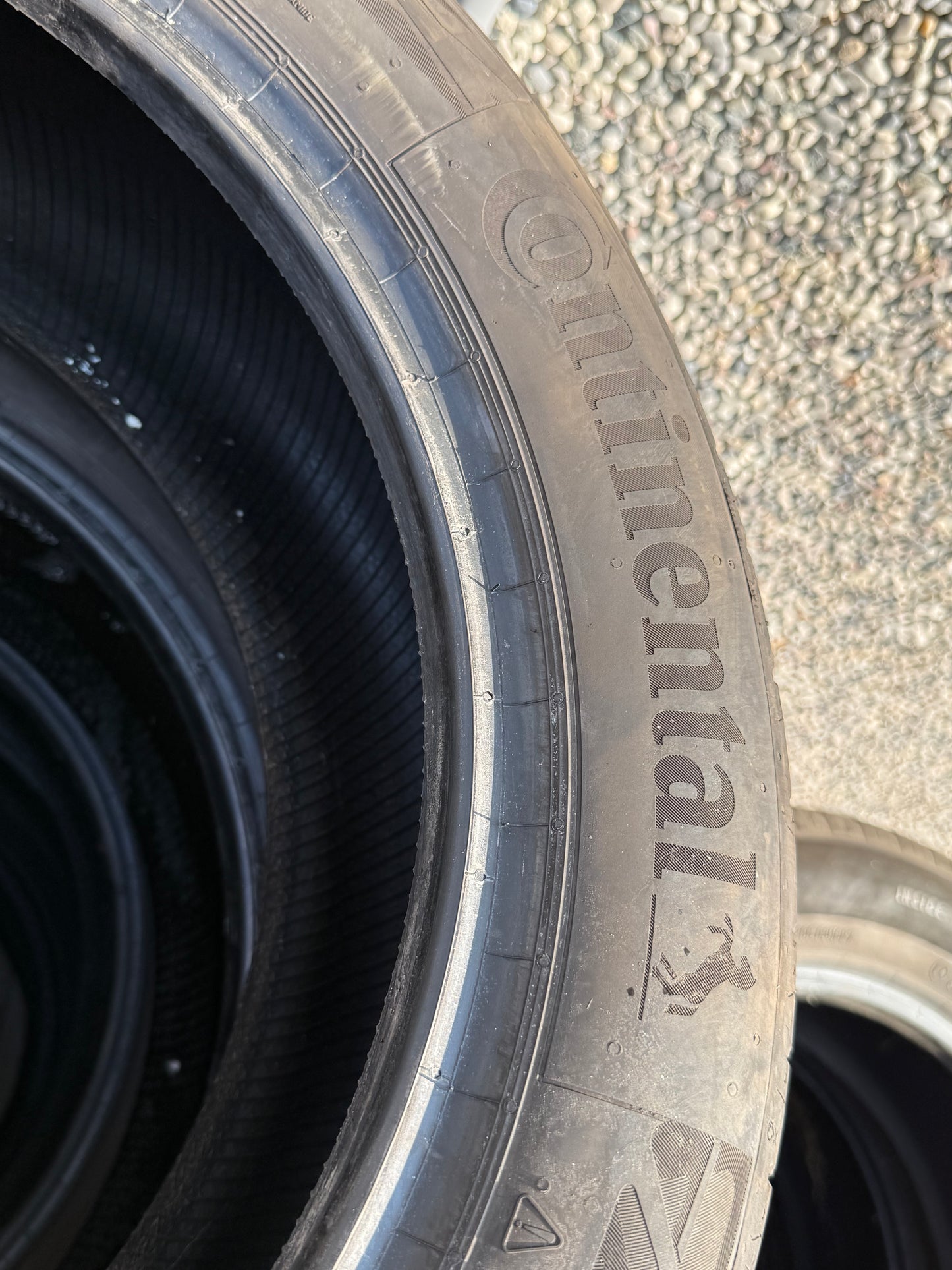 215/50/17 - estive - Continental - DOT 2023 - Usato