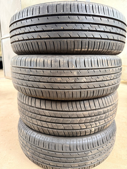 205/60/16 - Estive - Kumho - DOT 2021/2023 - Usato
