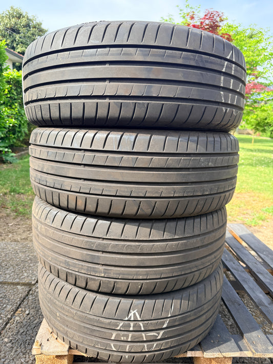 225/55/17 - estive - Goodyear - DOT 2020 - Usato