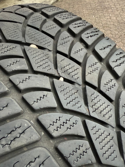 225/50/18 - Invernali - Dunlop - DOT 2020 - Usato