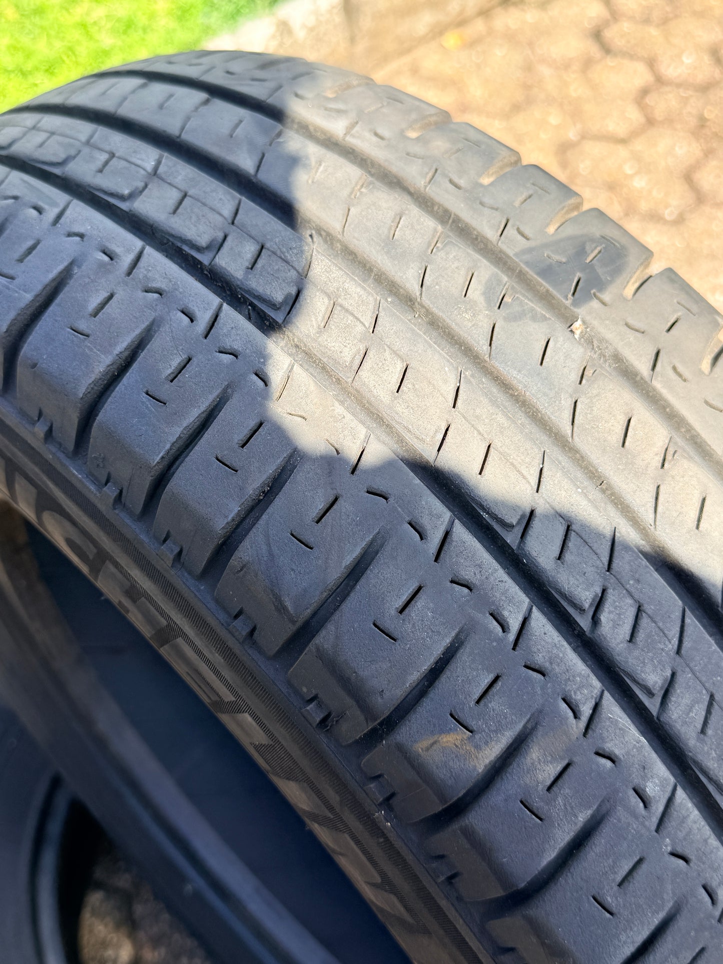 215/70/15C - Estive - Michelin - DOT 2019 - Usato