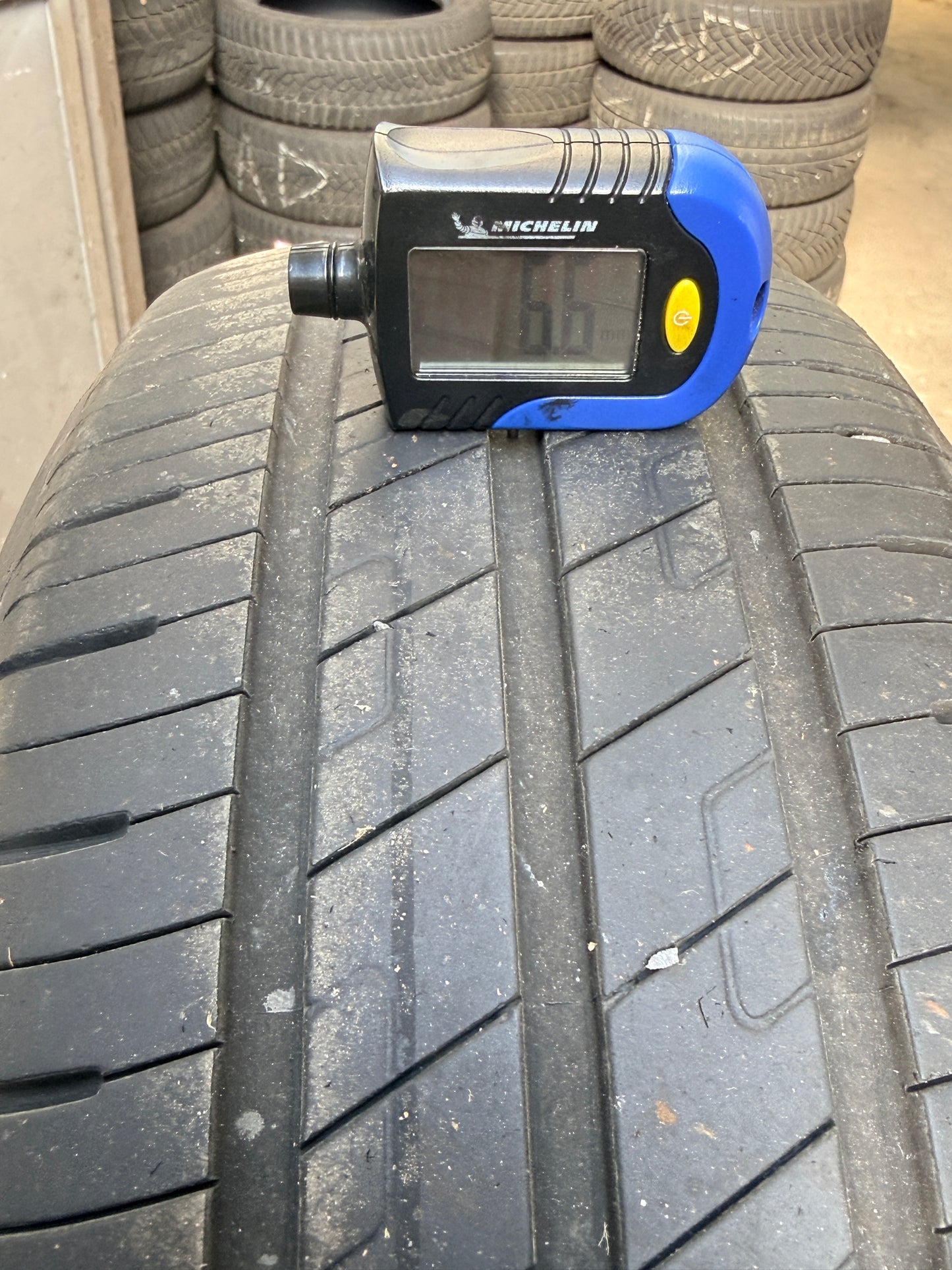 185/55/15 - Estive - Goodyear - DOT 2019 - Usato