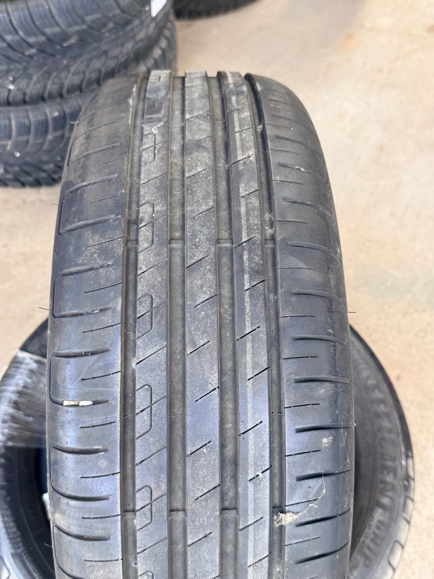 205/55/17 - Estive - Goodyear - DOT 2023 - Usato