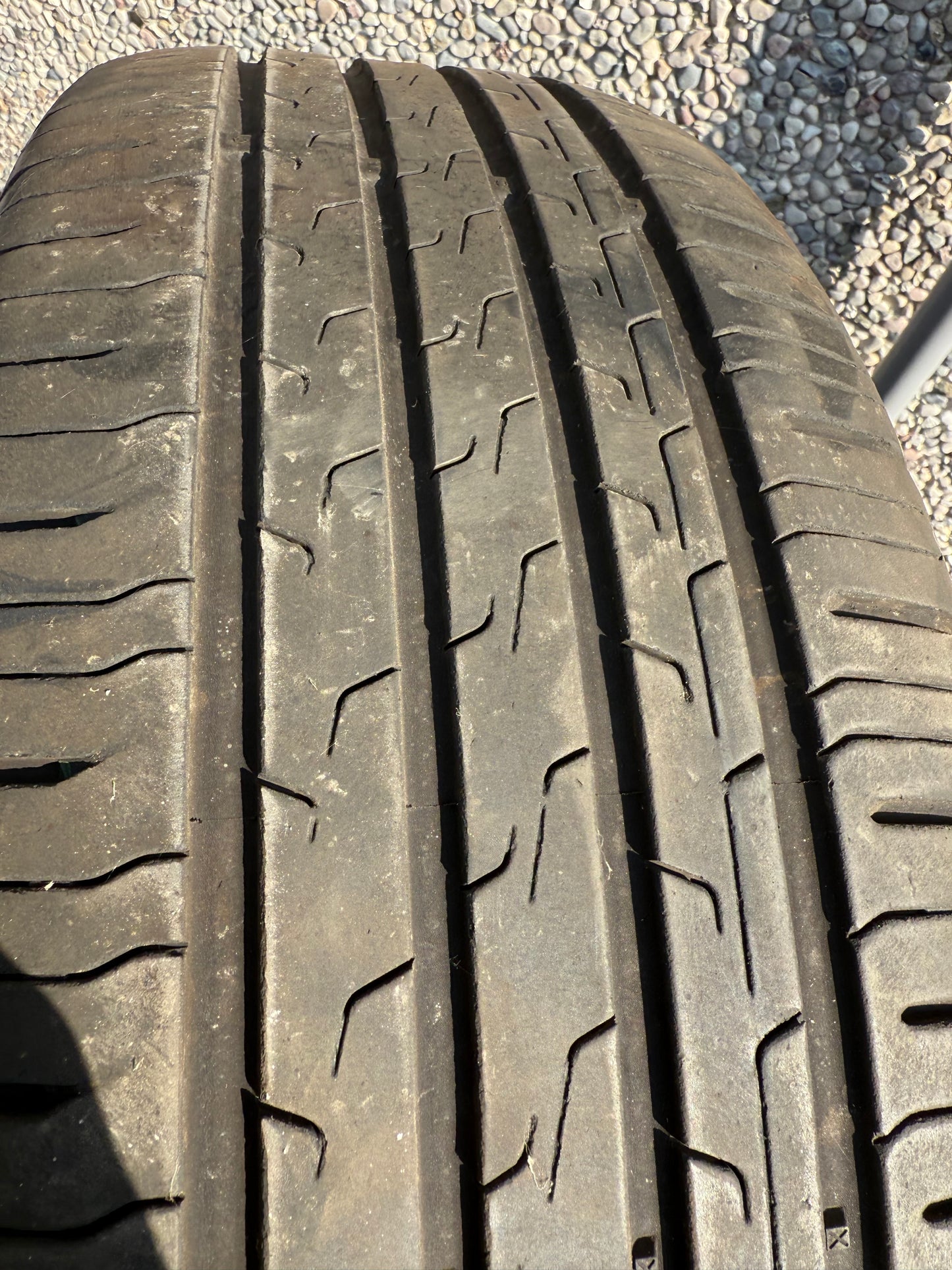 205/60/16 - Estive - Continental - DOT 2020 - Usato