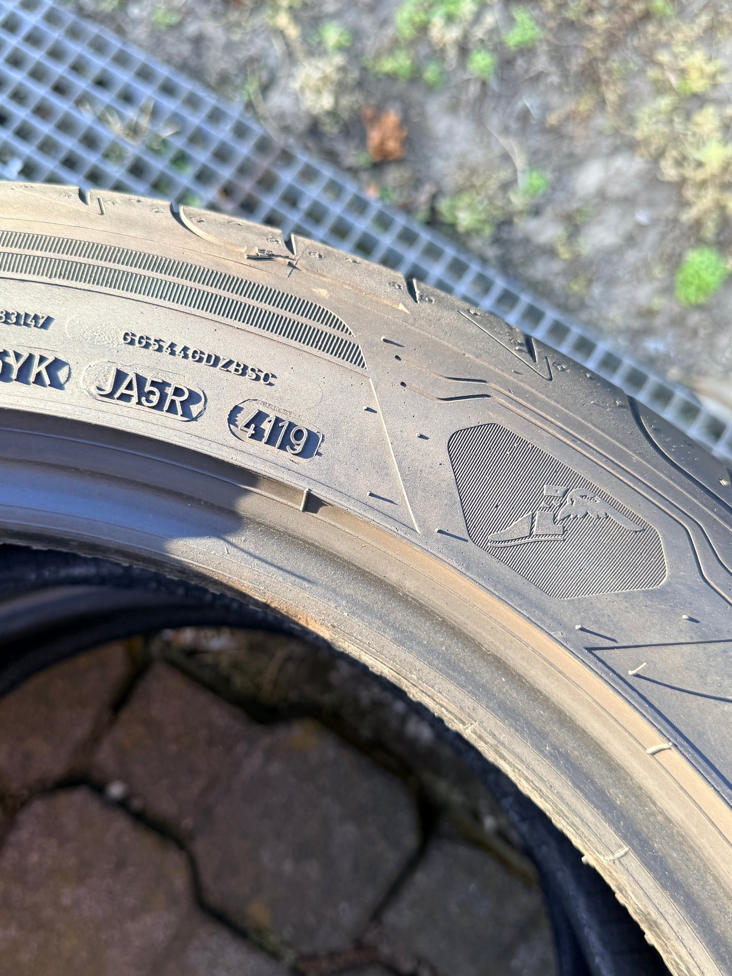 215/50/18 - Estive - Goodyear - DOT 2019 - Usato