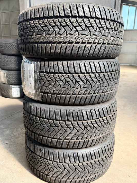 225/40/18 - invernali - Dunlop - DOT 2021 - Nuovi - Demo
