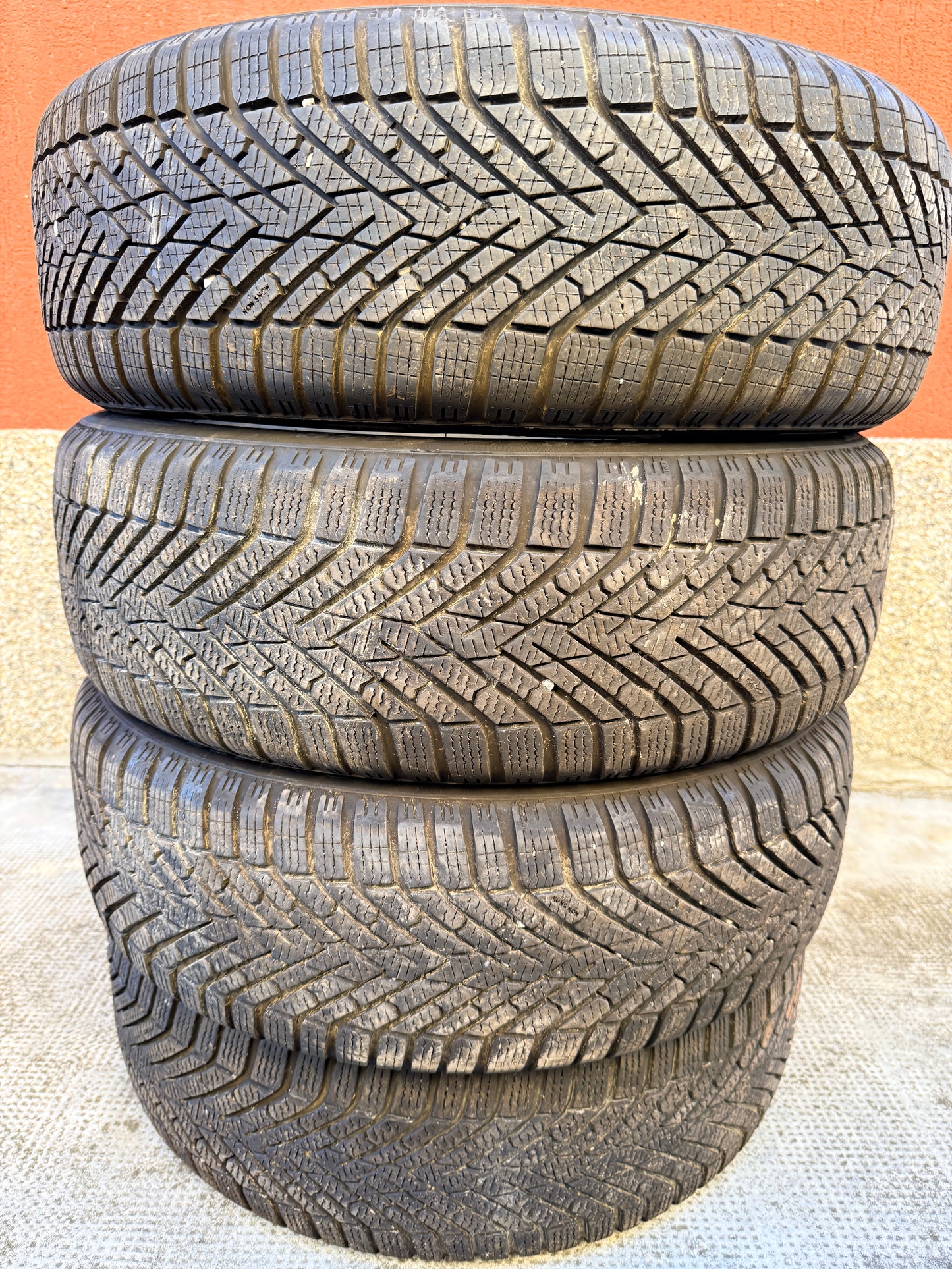 205/55/19 - Invernali - Pirelli - DOT 2024 - Usato