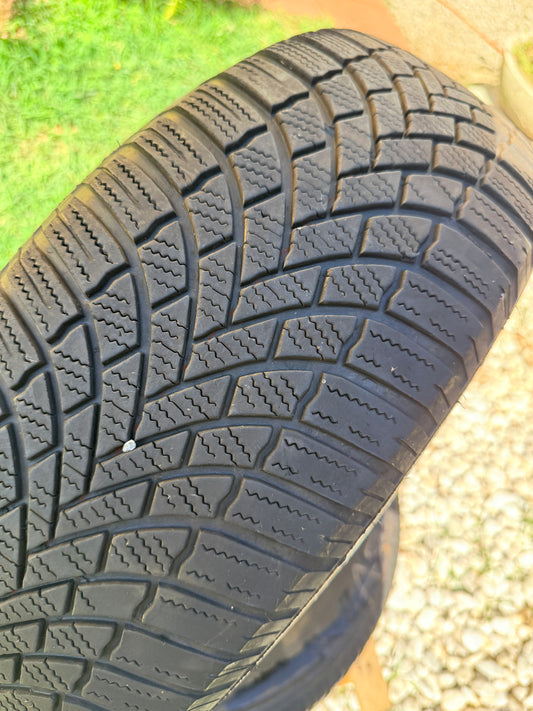 215/65/16 - Invernali - Bridgestone - DOT 2024 - Usato