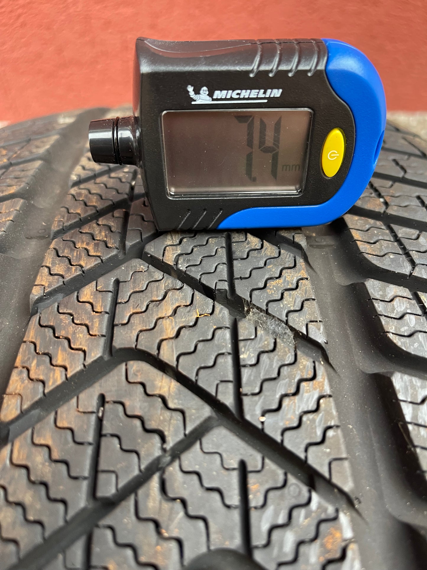 255/40/20 - Invernali - Pirelli - DOT 2022 - Usato