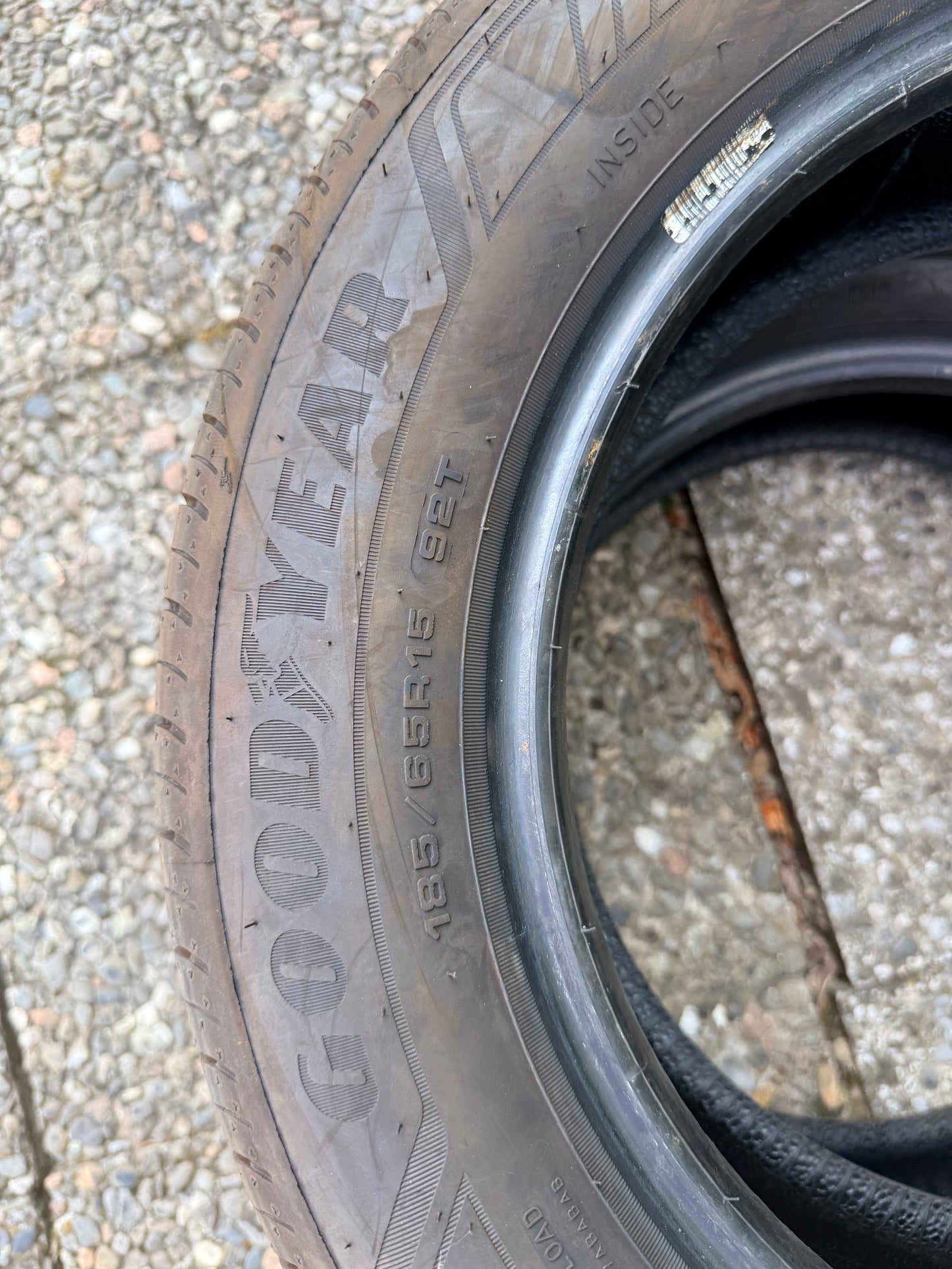 185/65/15 - Estive - Goodyear - DOT 2025 - Usato