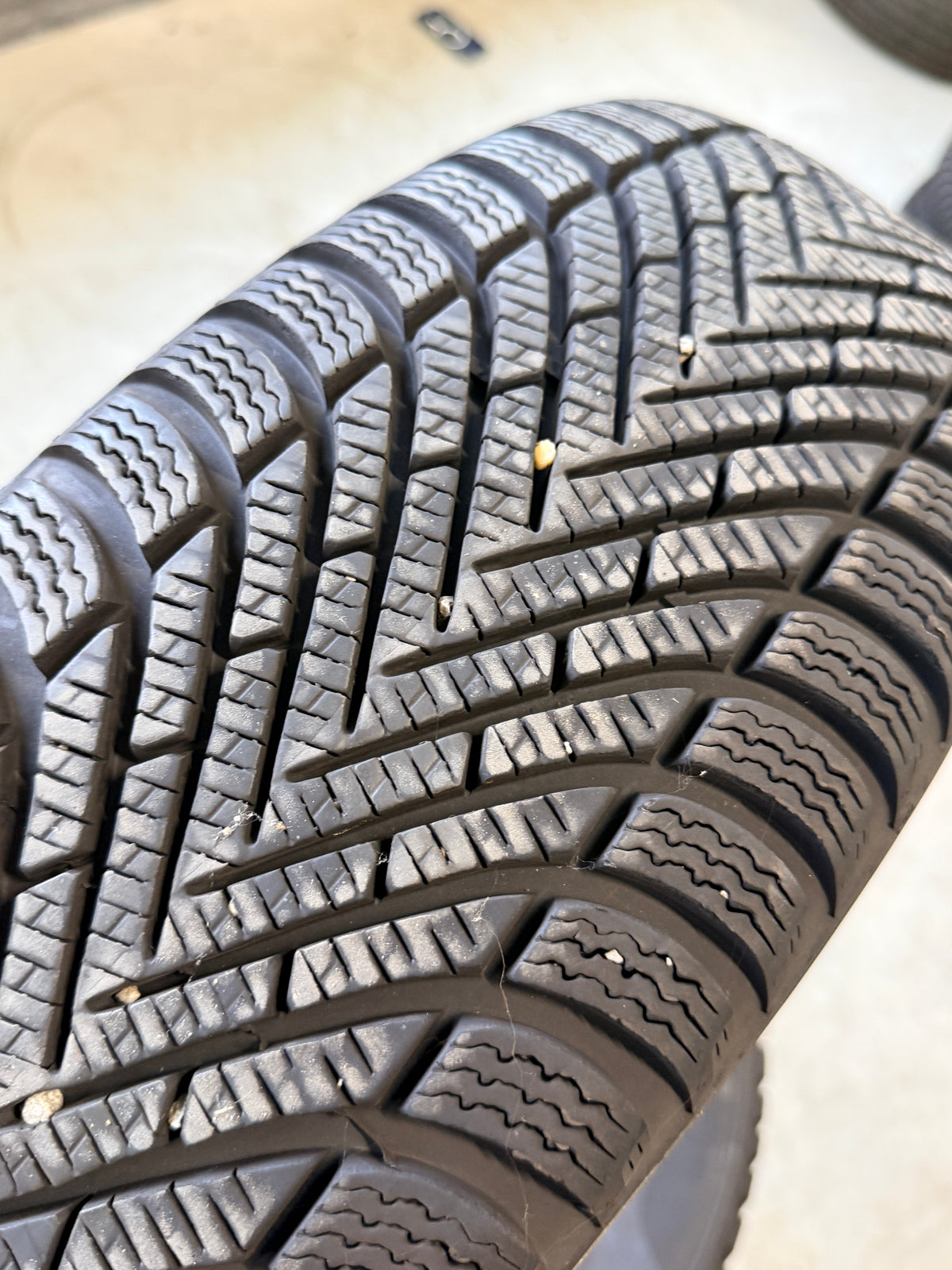 215/60/17 - Invernali - Pirelli - DOT 2021/2022 - Usato