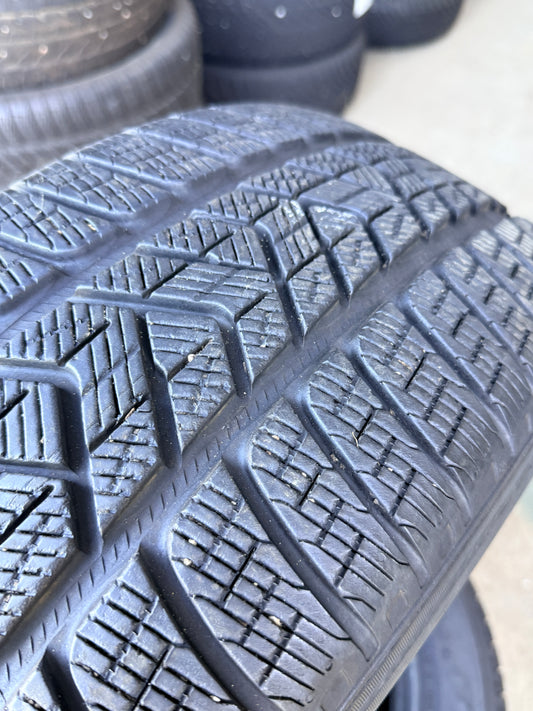 235/60/18 - Invernali - Pirelli - DOT 2022 - Usato