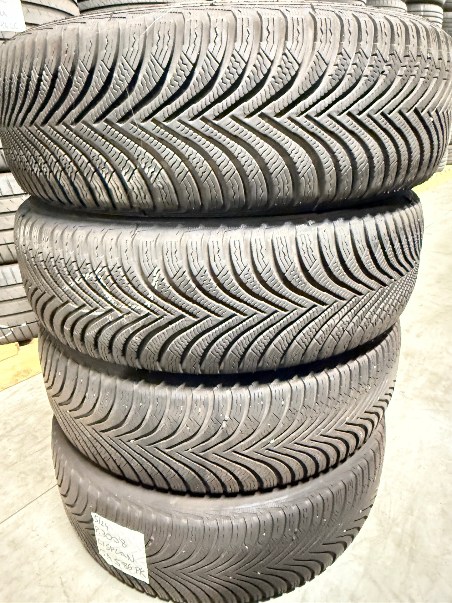 215/65/17 - Invernali - Michelin - DOT 2023 - Usato