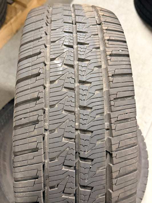 225/65/16C - 4 stagioni - Continental - DOT 2023 - Usato