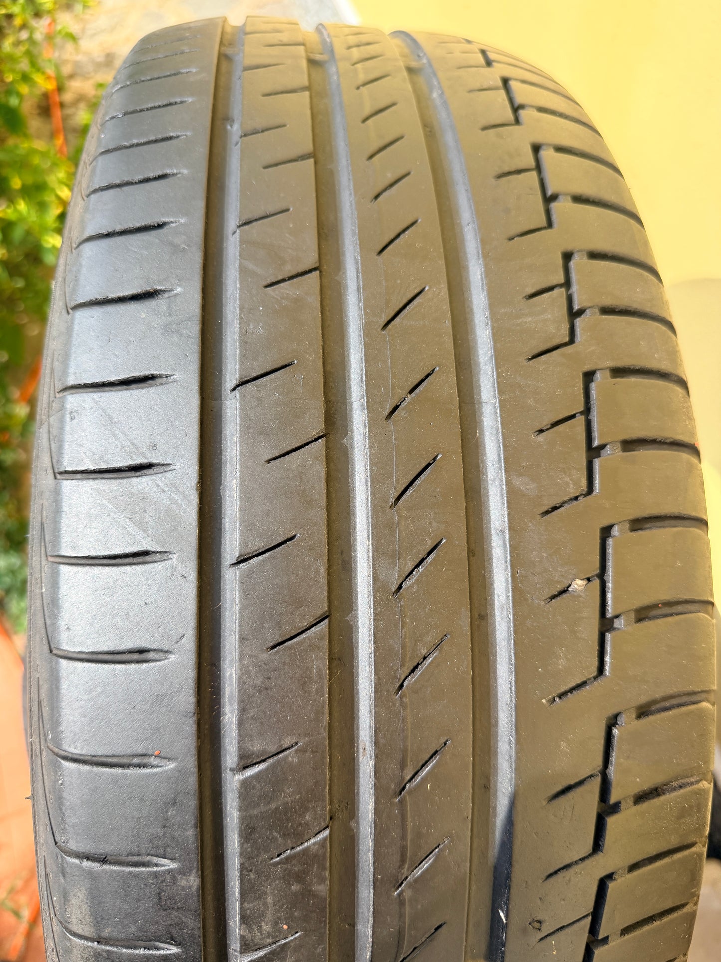215/55/18 - Estive - Continental - DOT 2022 - Usato