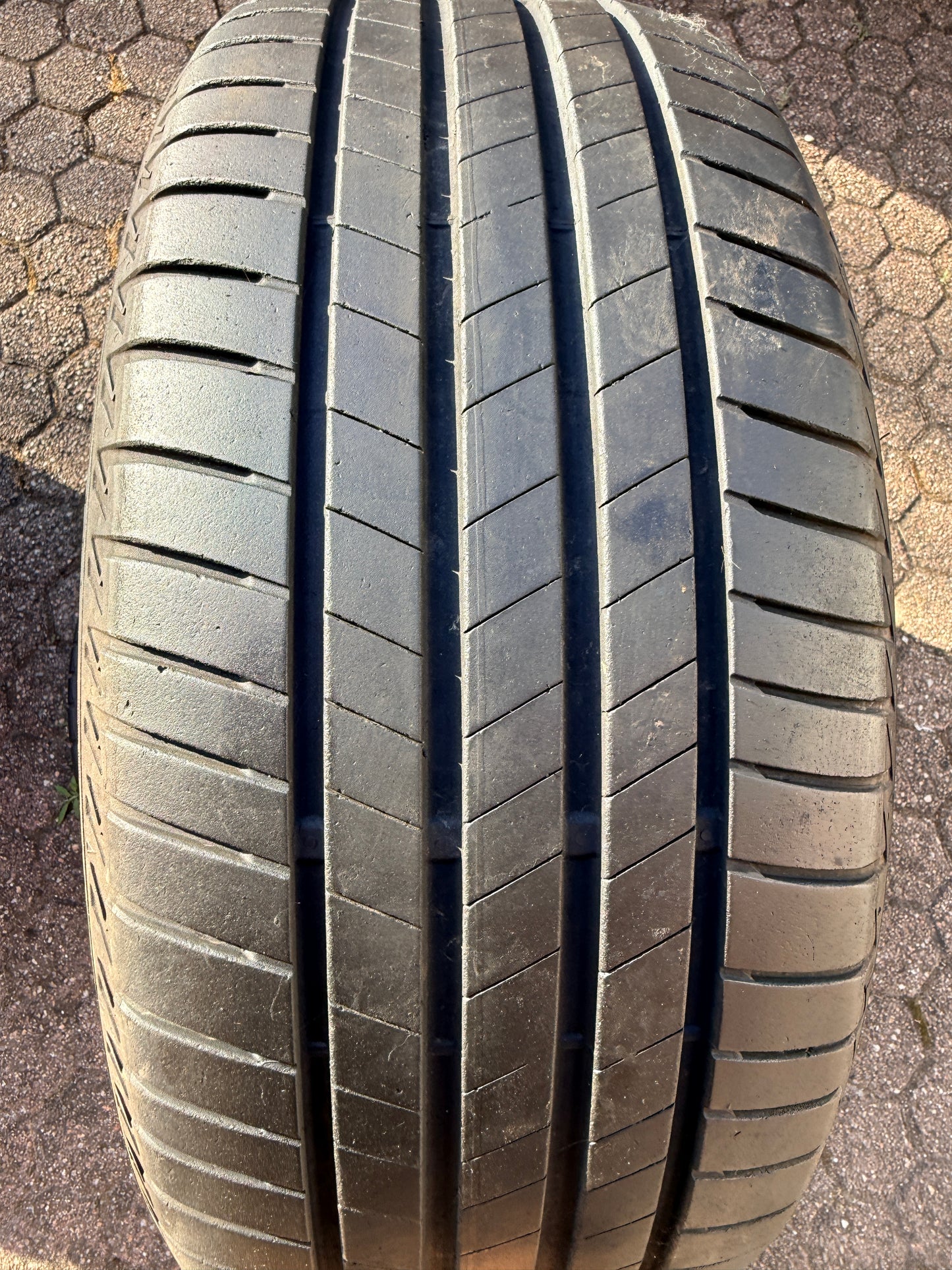 225/45/18 - Estive - Bridgestone - DOT 2020 - Usato