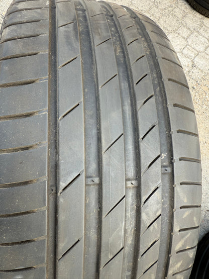 235/40/19 - Estive - Kumho - DOT 2022 - Usato