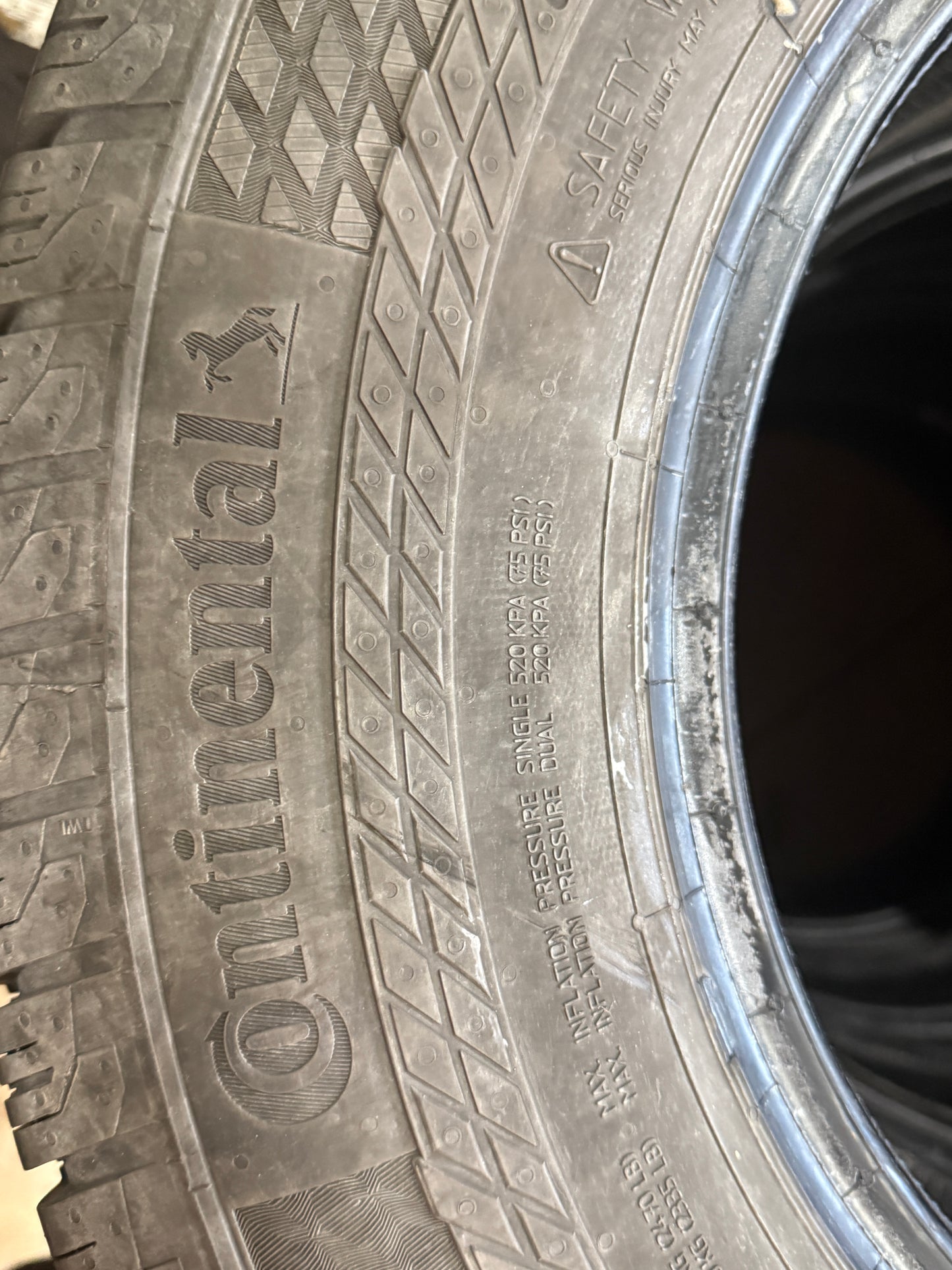 225/70/15C - 4 stagioni - Continental - DOT 2021 - Usato