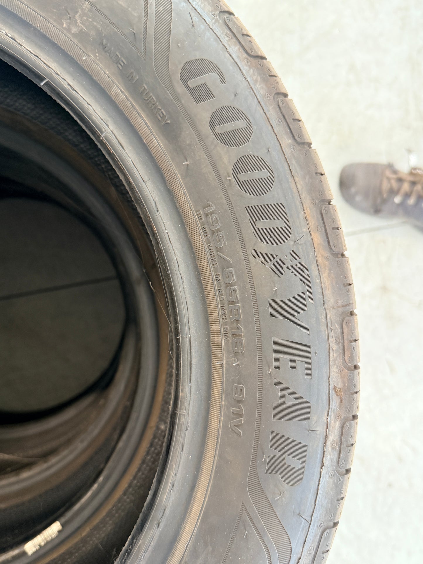 195/55/16 - Estive - Goodyear - DOT 2022 - Demo