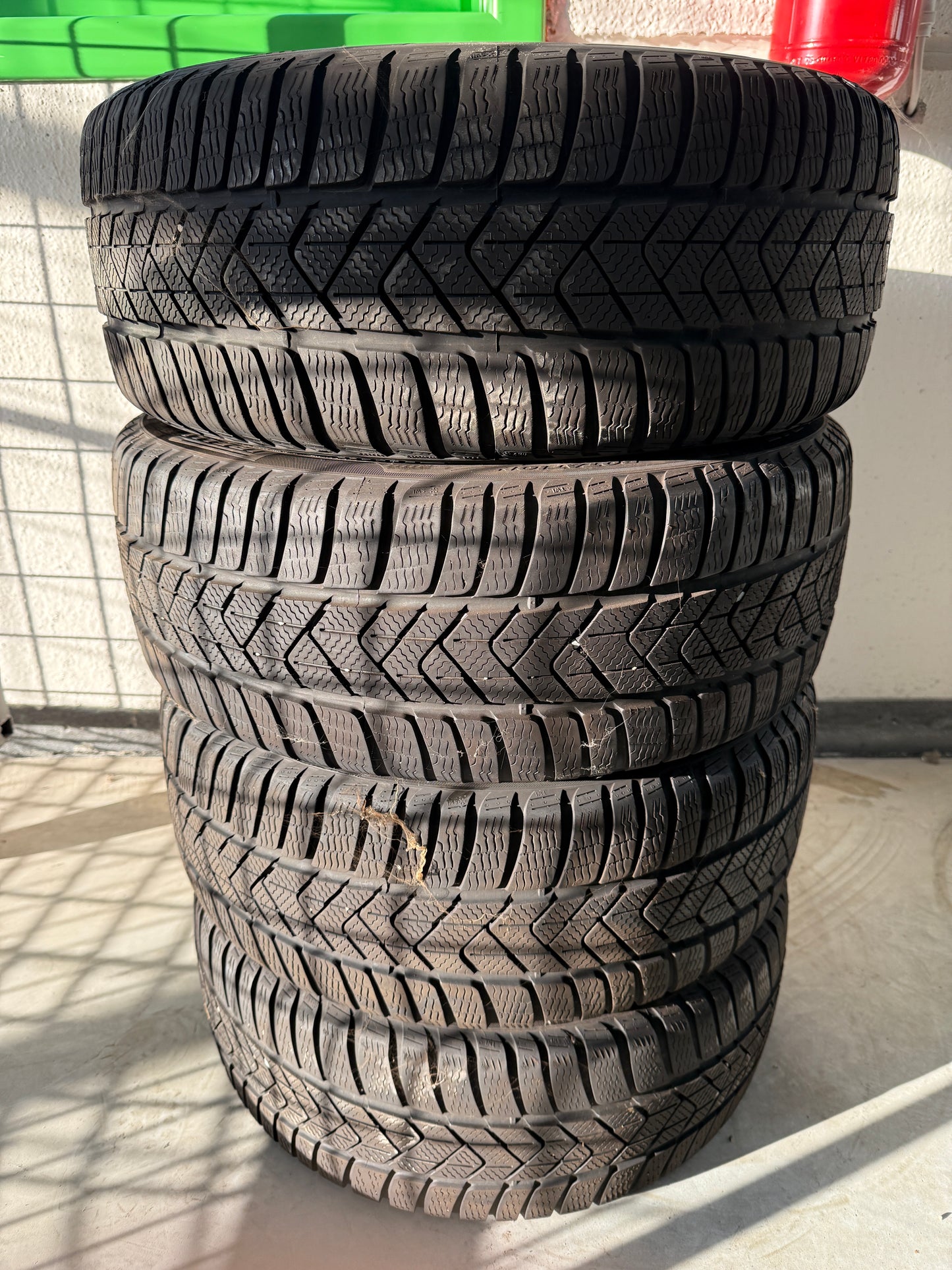 225/45/17 - Invernali - Pirelli - DOT 2023 - Usato