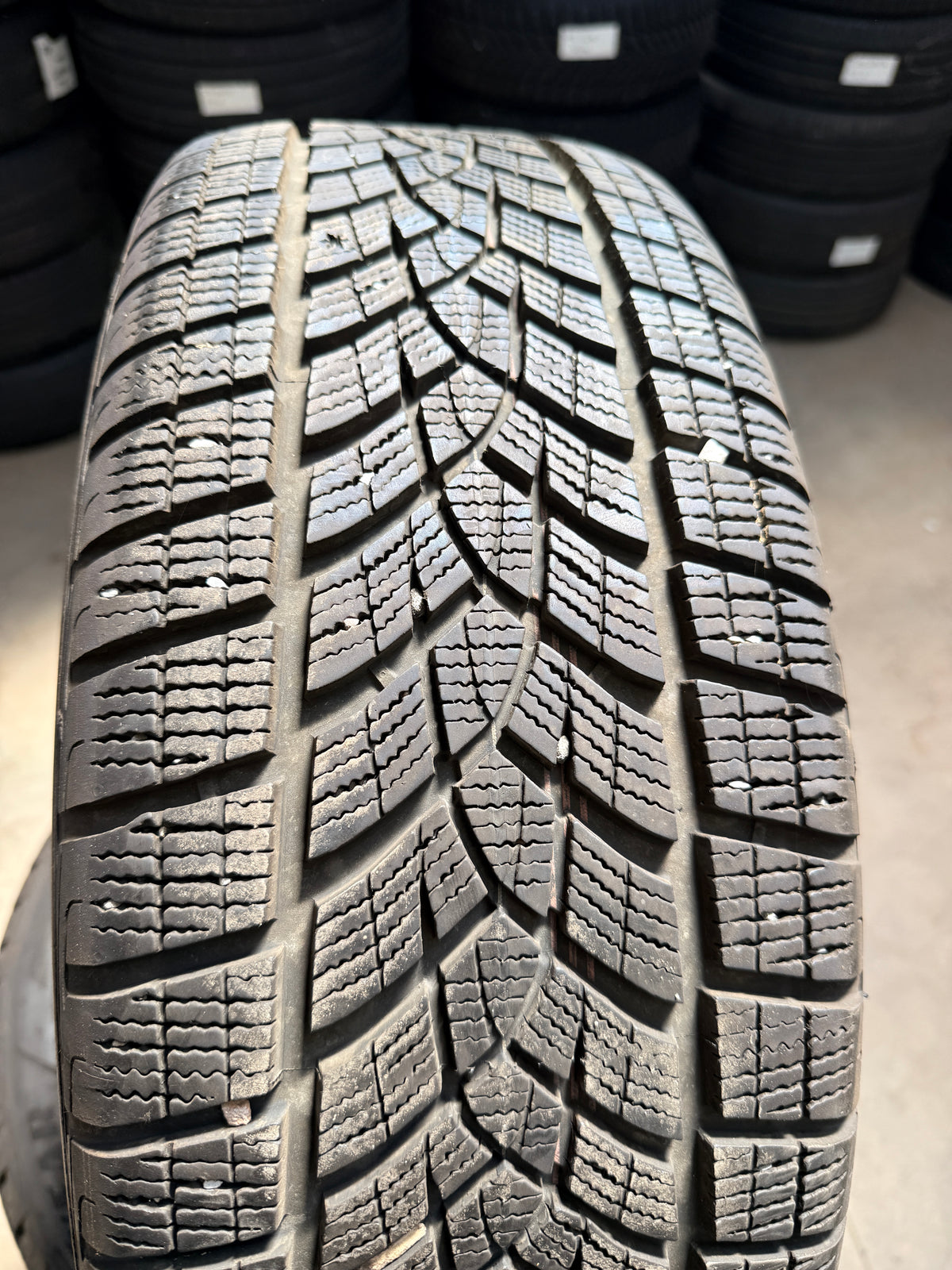 225/55/18 - Invernali - Goodyear - DOT 2024 - Usato
