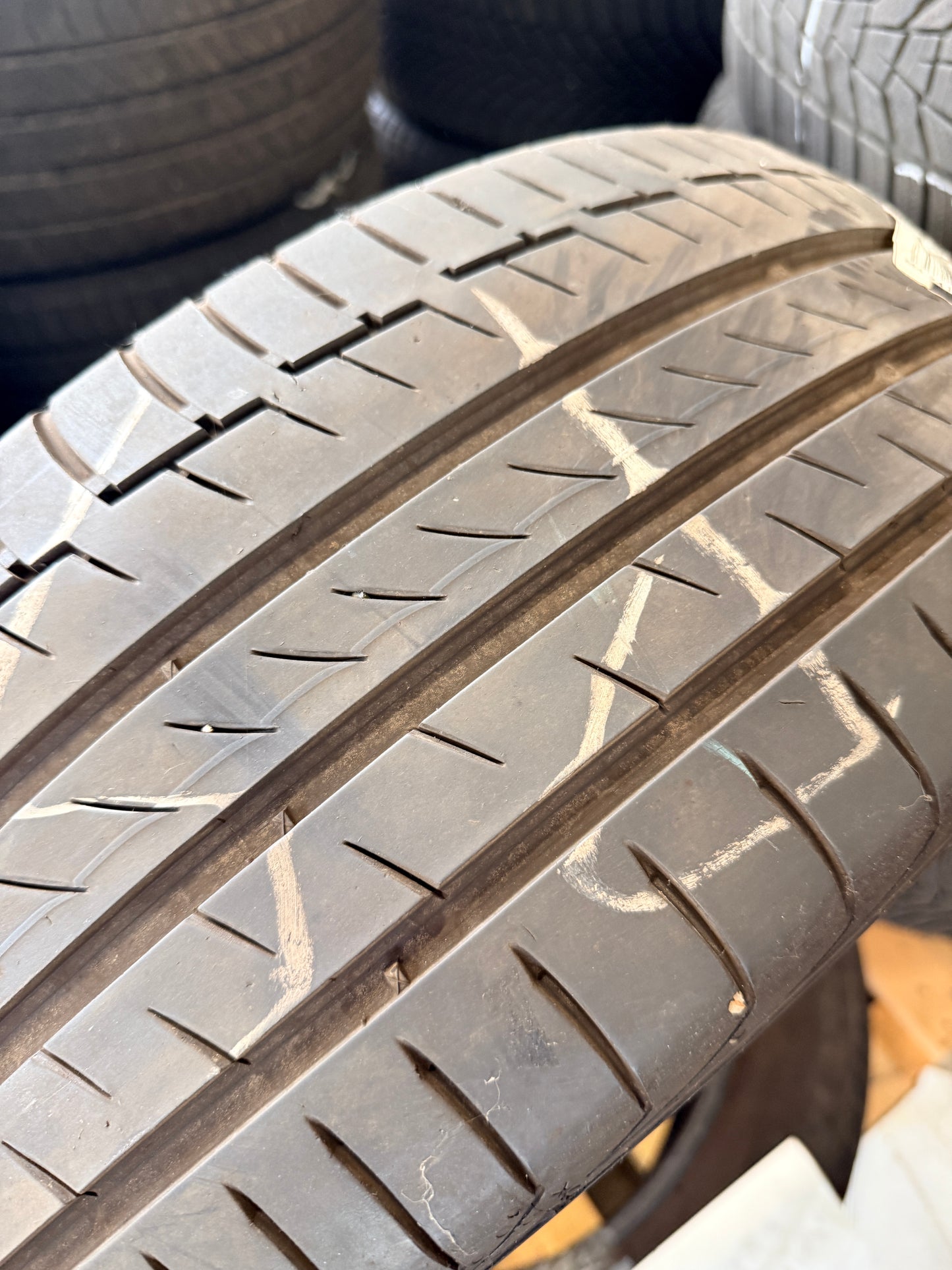 225/55/18- Estive-Continental - DOT 2022 - Usato